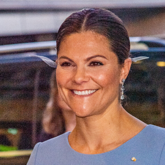 La reine Letizia d'Espagne, la reine Silvia et la princesse Victoria de Suède visitent l'université médicale "Institut Karolinska" à Stockholm, le 24 novembre 2021.