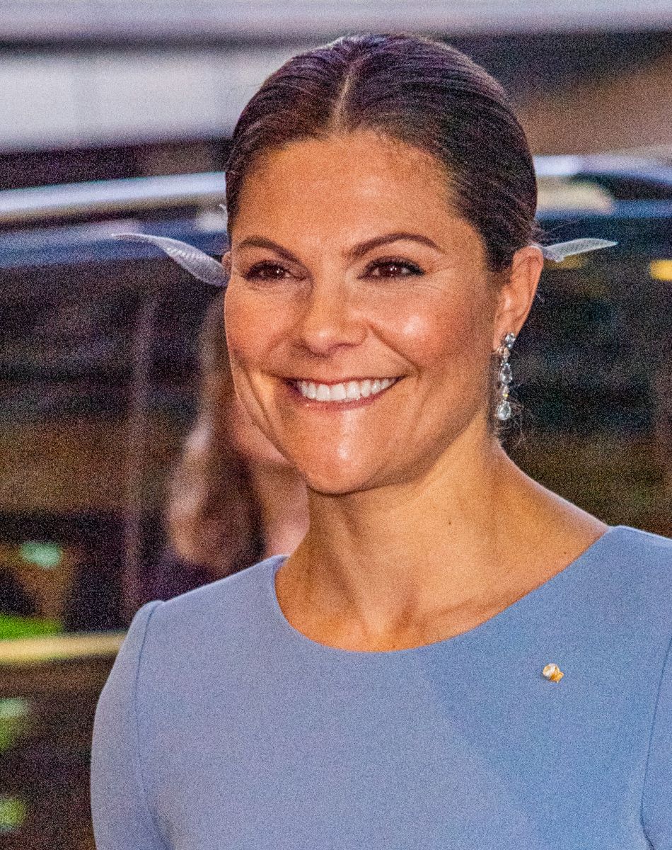 La reine Letizia d'Espagne, la reine Silvia et la princesse Victoria de Suède visitent l'université médicale "Institut Karolinska" à Stockholm, le 24 novembre 2021.