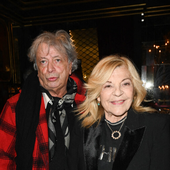 Hervé Vilard et Nicoletta - Dédicace du livre de Sylvana Lorenz "Madame Cardin" à la galerie Darmo à Paris le 24 novembre 2021. © Coadic Guirec/Bestimage