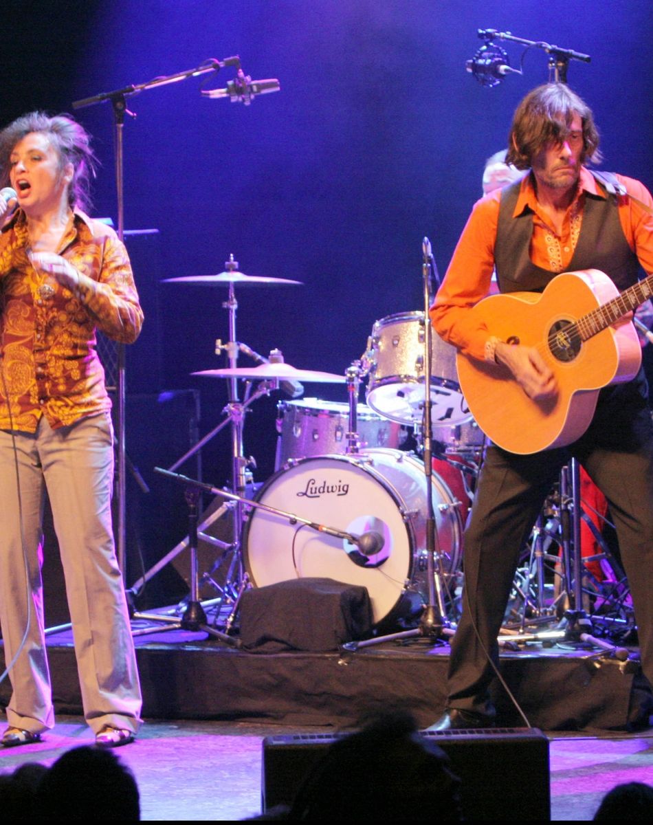 Les Rita Mitsouko, Catherine Ringer et Fred Ringer, en concert à la Cigale le 23 avril 2007.