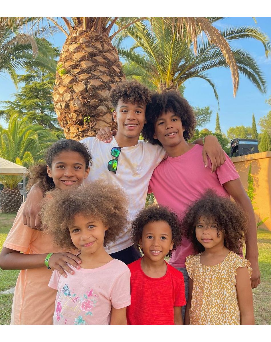 La famille Jean Zephirin (candidats de "Familles nombreuses, la vie en XXL") sur Instagram