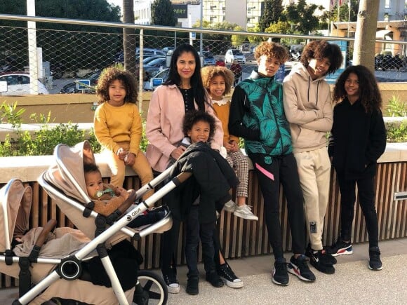 La famille Jean Zephirin (candidats de "Familles nombreuses, la vie en XXL") sur Instagram