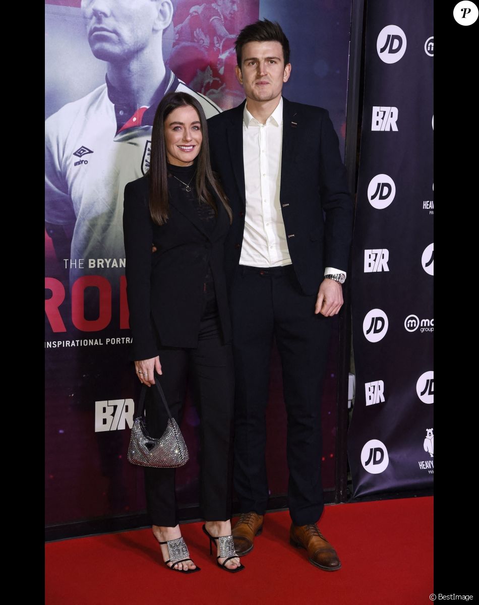 Harry Maguire - Fern Hawkins - Première du film de Bryan Robson "BR7" à Manchester le 25 novembre 2021.