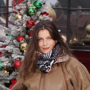 Laetitia Casta fête Noël à Disneyland Paris en novembre 2021. © Disney via Bestimage