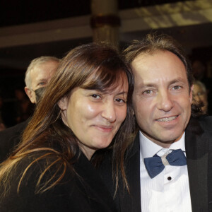 Philippe Candeloro et sa femme Olivia - L'association Citéstars fête son 23e anniversaire lors du dîner gala de la 2e cérémonie des étoiles d'or à la salle Wagram, Paris. Le 28 novembre 2021. © Cédric Perrin/Bestimage