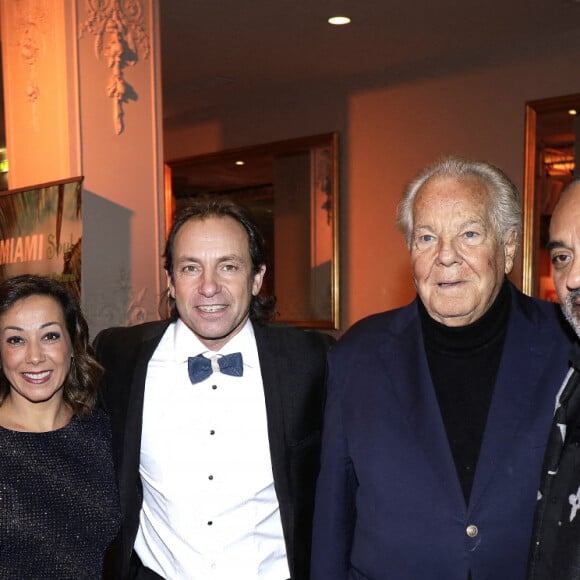 Fabienne Thibeault, Annie Gautra (Stone & Charden), Sarah Abitbol, Philippe Candeloro, Massimo Gargia et les membres des Gipsy Kings - L'association Citéstars fête son 23e anniversaire lors du dîner gala de la 2e cérémonie des étoiles d'or à la salle Wagram, Paris. Le 28 novembre 2021. © Cédric Perrin/Bestimage