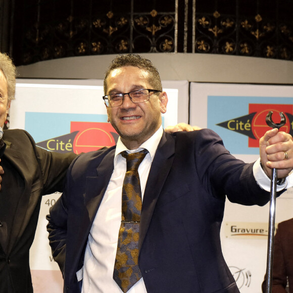 Michel Drucker, David Donadei - L'association Citéstars fête son 23e anniversaire lors du dîner gala de la 2e cérémonie des étoiles d'or à la salle Wagram, Paris. Le 28 novembre 2021. © Cédric Perrin/Bestimage