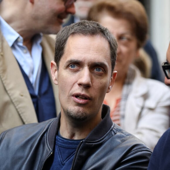 Grand Corps Malade et Dany Brillant au dévoilement d'une plaque en hommage à Charles Aznavour. Paris, le 21 mai 2019. @ Stéphane Lemouton / Bestimage