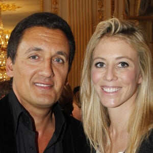 Dany Brillant et sa compagne Nathalie enceinte - Cérémonie de remise d'insignes au Ministère de la culture à Paris. Le 19 avril 2012.