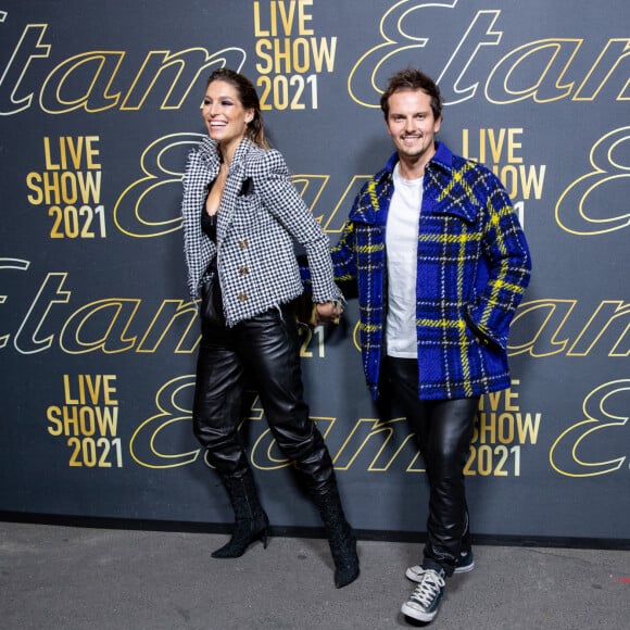 Laury Thilleman et son mari Juan Arbelaez - Photocall du défilé Etam Live Show 2021 à l'Opéra Garnier à Paris le 4 octobre 2021. © Tiziano Da Silva / Bestimage 