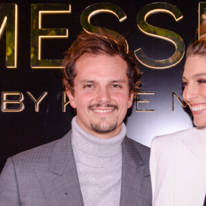 Juan Arbelaez et sa femme Laury Thilleman lors de la soirée de présentation de la collection Messika by Kate Moss à l'hôtel Ritz à Paris le 3 octobre 2021. © Rachid Bellak / Bestimage 