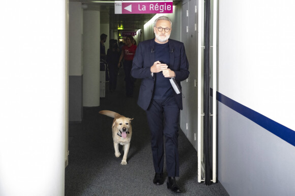 Exclusif - Laurent Ruquier et son chien - Backstage de l'émission On Est En Direct (OEED) du samedi 09/10/2021 ©Jack Tribeca/Bestimage