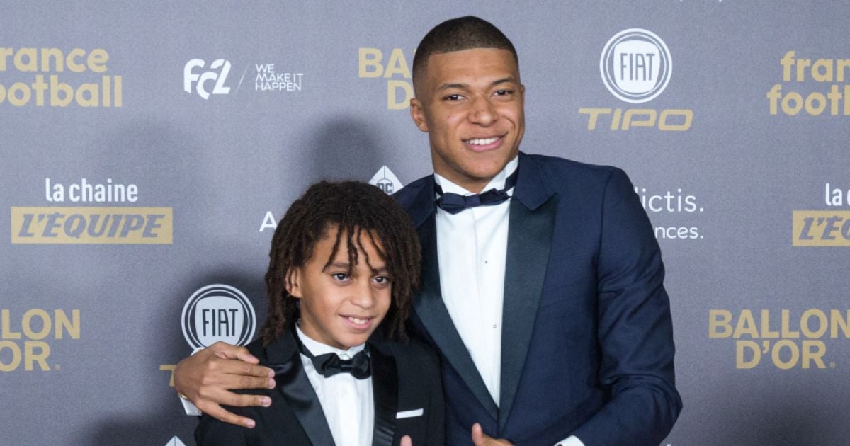 Kylian Mbappé et son frère Ethan Tapis rouge de la cérémonie du