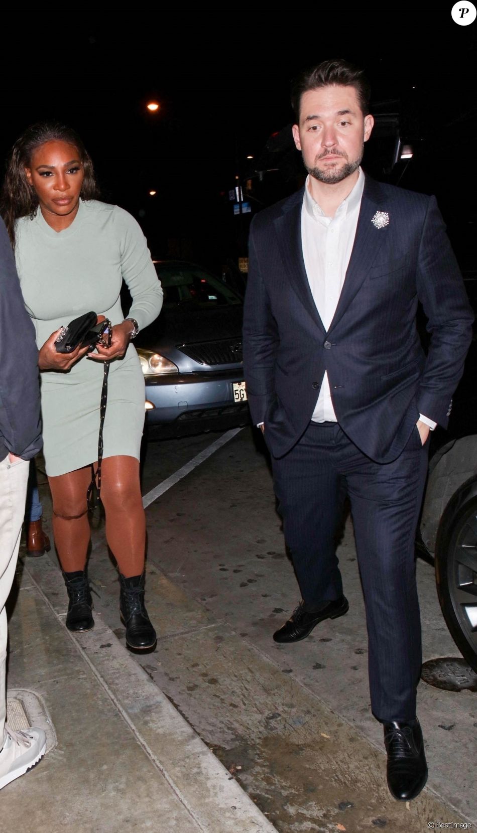 Exclusif - Serena Williams et son mari Alexis Ohanian vont dîner au restaurant &quot;Catch&quot; à Los Angeles, après la première de &quot;King Richard&quot; à Los Angeles, le 14 novembre 2021.