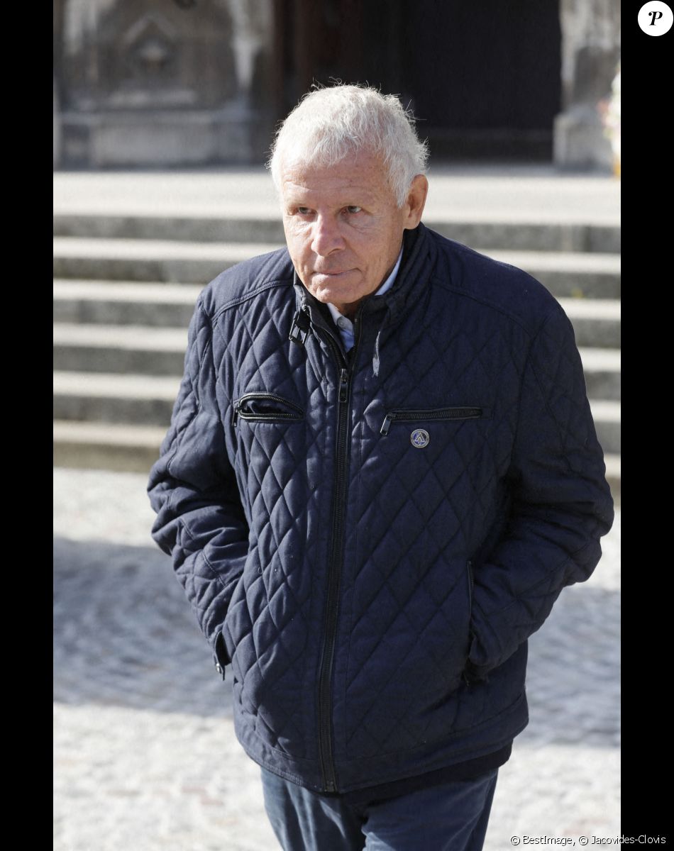 Patrick Poivre d'Arvor (PPDA) - Arrivées aux obsèques de Etienne Mougeotte en l'église Saint-François-Xavier à Paris. Le 13 octobre 2021