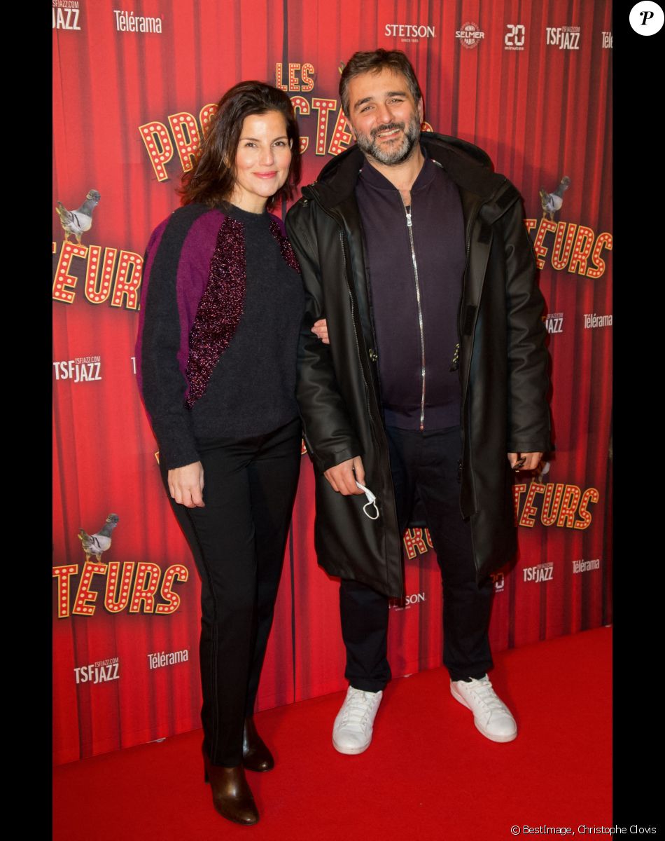 Olivier Nakache et sa femme Jézabel Marques assistent à la soirée de gala à l'occasion de la première de la pièce "Les producteurs" au Théâtre de Paris à Paris. Le 2 décembre 2021 © Christophe Clovis / Bestimage
