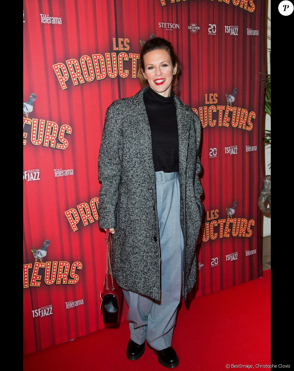 Lorie Pester assiste à la soirée de gala à l'occasion de la première de la pièce "Les producteurs" au Théâtre de Paris à Paris. Le 2 décembre 2021 © Christophe Clovis / Bestimage