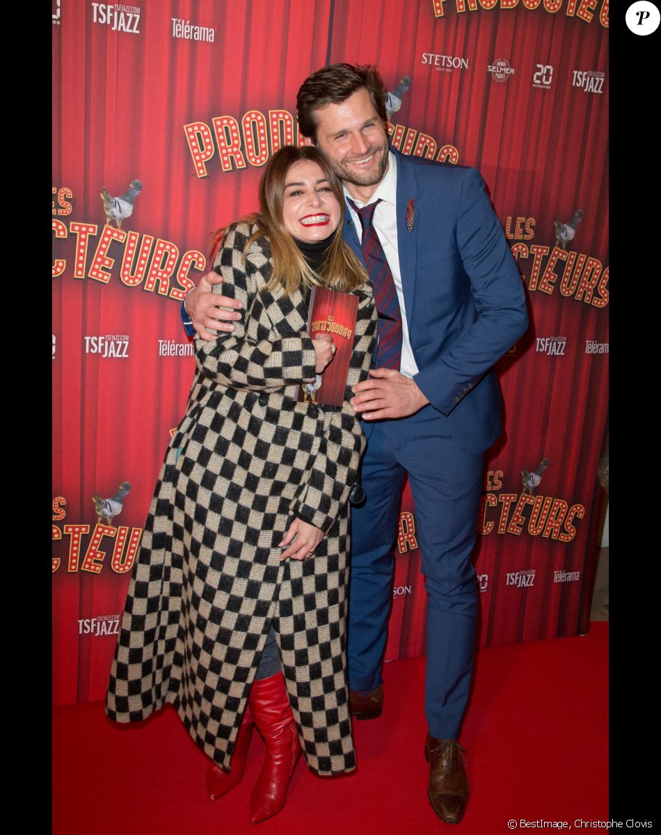 Julie Zenatti et Alexis Michalik (metteur en scène de la pièce) assistent à la soirée de gala à l'occasion de la première de la pièce "Les producteurs" au Théâtre de Paris à Paris. Le 2 décembre 2021 © Christophe Clovis / Bestimage