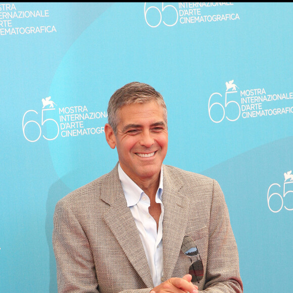 George Clooney au photocall du film "Burn after reading" au festival de venise 2008.