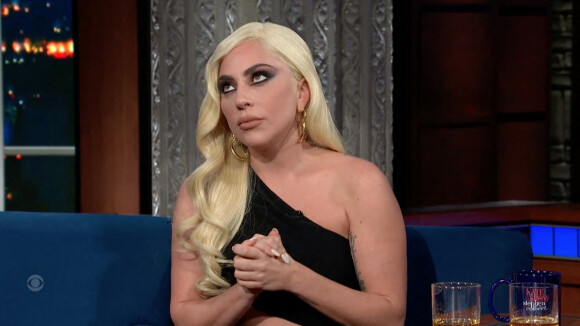 Lady Gaga lors du Late Show de Stephen Colbert à Los Angeles, le 24 novembre 2021.
