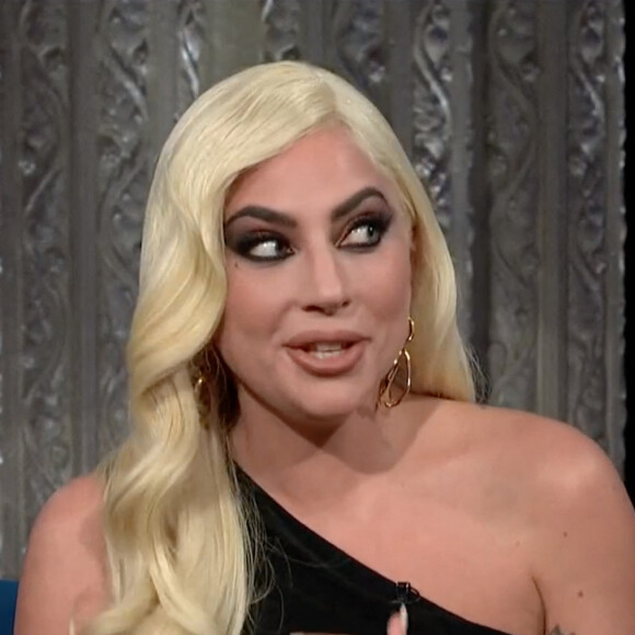 Lady Gaga lors du Late Show de Stephen Colbert à Los Angeles, le 24 novembre 2021.