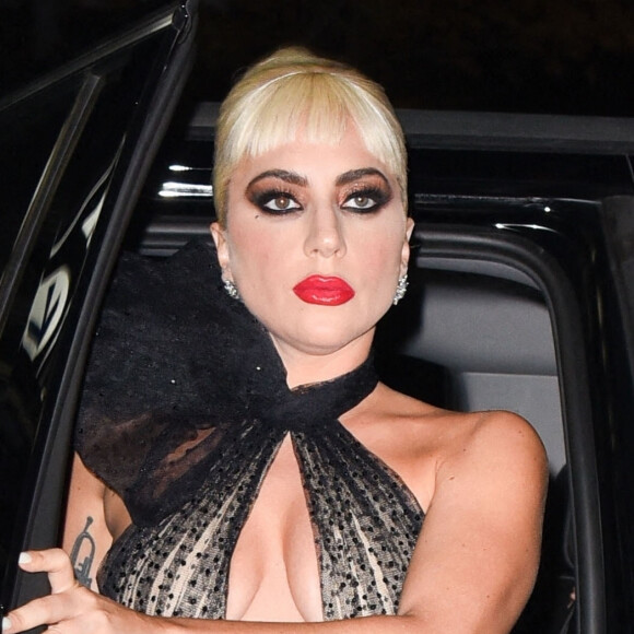 Lady Gaga arrive à la première du film "House of Gucci" à New York.