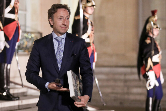 Stéphane Bern - Le président de la République et la première dame recoivent le Premier ministre de la République Hellénique et son épouse pour un diner de travail, au palais de l'Elysée, Paris, le 27 septembre 2021. © Stéphane Lemouton / Bestimage