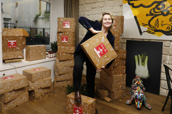 Exclusif - Luana Belmondo lors du lancement de la "Luana Box 2" pour les fêtes de Noël à l'école de cuisine "Cooking Baz'art" à Paris. © Marc Ausset-Lacroix / Bestimage