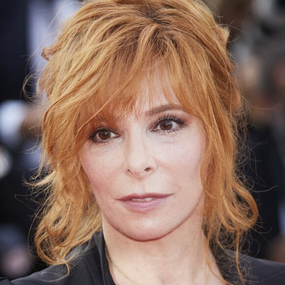 Mylène Farmer - Montée des marches du film " OSS 117 : Alerte rouge en Afrique Noire " lors du 74ème Festival International du Film de Cannes. Le 17 juillet 2021 © Borde-Jacovides-Moreau / Bestimage 