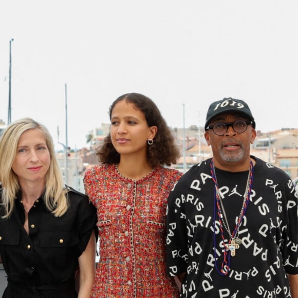 Maggie Gyllenhaal (habillée en Celine), Jessica Hausner, Mati Diop, Spike Lee (Président du jury), Mélanie Laurent, Mylène Farmer au photocall du jury officiel du 74ème festival international du film de Cannes le 6 juillet 2021 © Jacovides / Moreau / Bestimage 