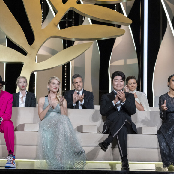 Tahar Rahim, Spike Lee, Jessica Hausner, Mélanie Laurent, Kleber Mendonca Filho, Kang-Ho Song, Maggie Gyllenhaal, Mati Diop et Mylène Farmer - Cérémonie d'ouverture du 74ème Festival International du Film de Cannes. Le 6 juillet 2021 © Borde-Jacovides-Moreau / Bestimage 