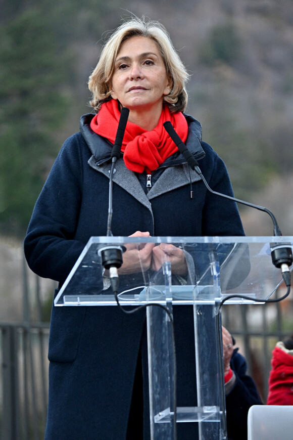 Valérie Pécresse durant son premier déplacement sur les terres d'origine d'Eric Ciotti en tant que candidate LR à l'élection présidentielle, le 6 décembre 2021 à Saint Martin Vésubie.