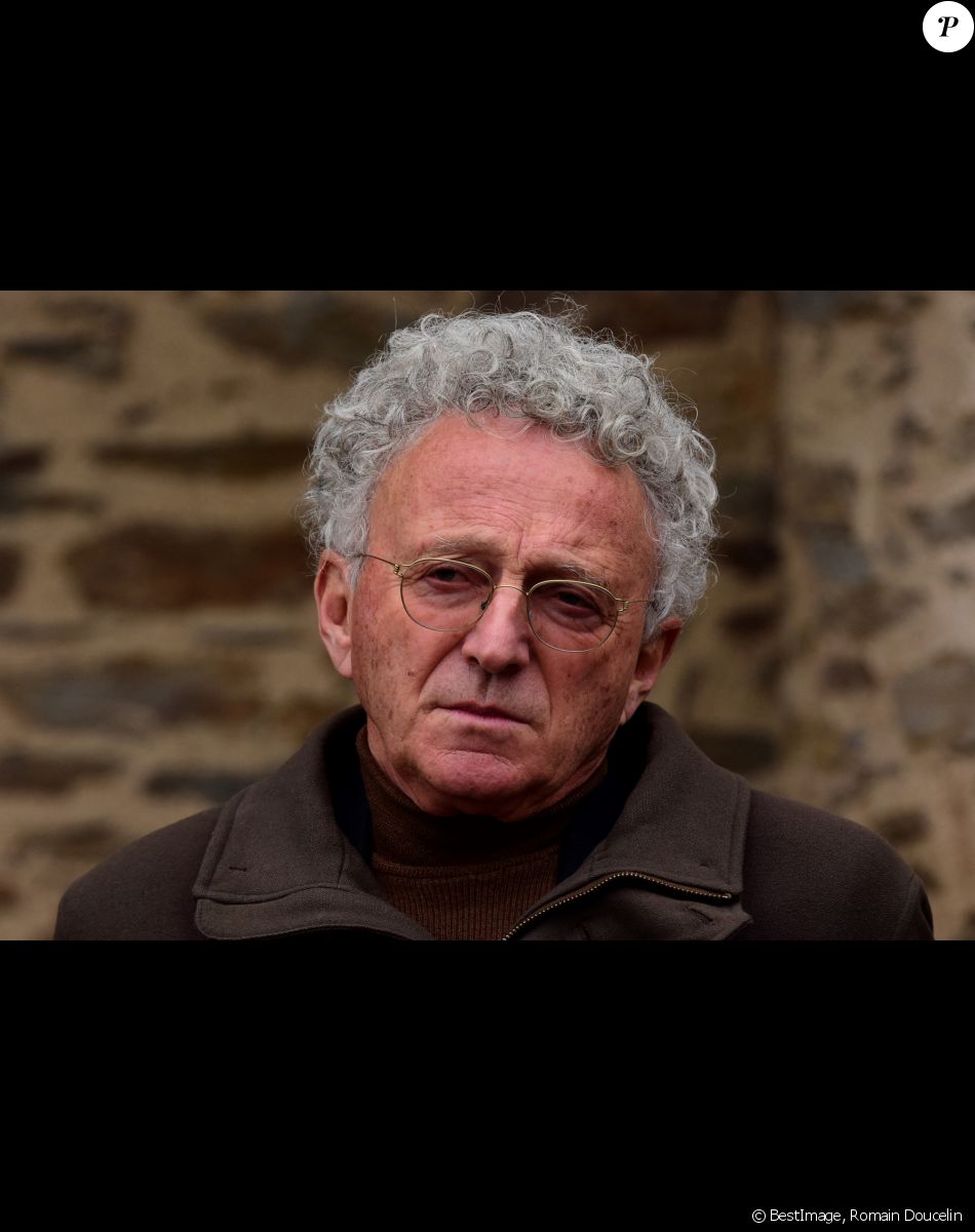 Exclusif - Le célèbre journaliste sportif et grand amateur d'art et d'architecture Nelson Monfort visite la Chartreuse ( ancien monastère de moines chartreux sis) de Sainte-Croix-en-Jarez, Loire, France, le 22 novembre 2021. © Romain Doucelin/Bestimage