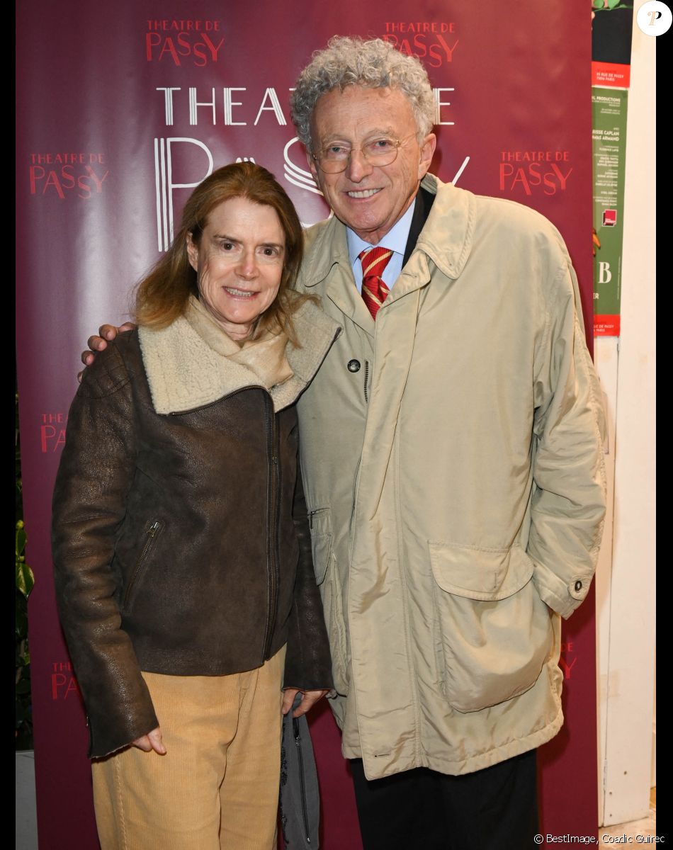 Exclusif - Nelson Monfort et sa femme Dominique - Inauguration du théâtre de Passy lors du spectacle Joséphine B à Paris le 8 novembre 2021. © Coadic Guirec/Bestimage