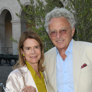 Exclusif - Nelson Monfort et sa femme Dominique - Opéra "Madame Butterfly" à l'hôtel national des Invalides dans le cadre de l'opération "Opéra en plein air" à Paris le 1er septembre 2021. © Coadic Guirec/Bestimage