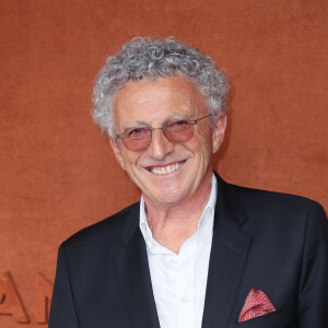 Nelson Monfort dans le village lors des Internationaux de Tennis de Roland-Garros à Paris, le 27 mai 2018. © Jacovides/Moreau/Bestimage