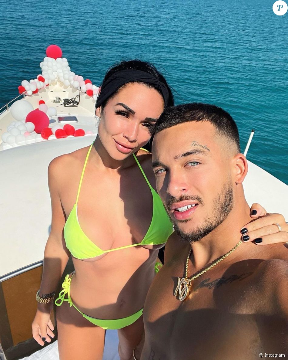 Jazz En Maillot De Bain Jazz Correia en bikini au côté de Laurent - Purepeople