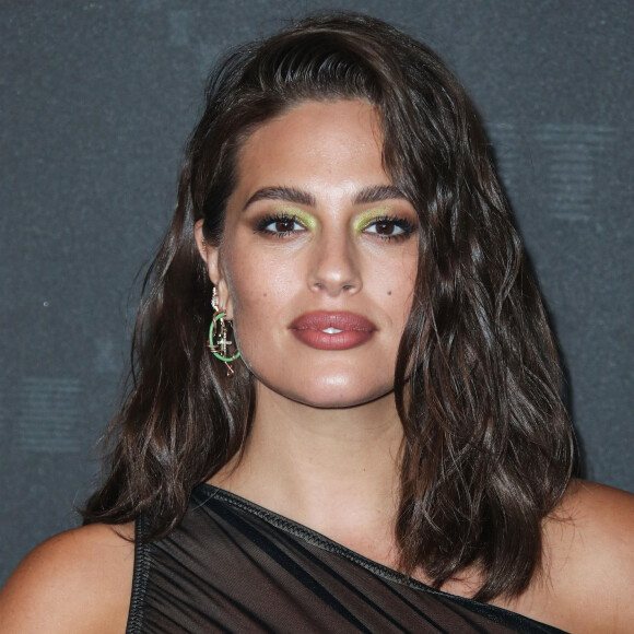 Ashley Graham enceinte - 2e défilé annuel "Savage x Fenty" au Barclay's Center à Brooklyn, New York.