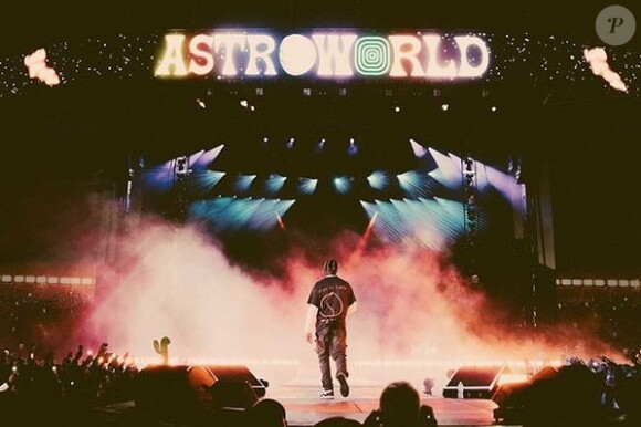 Travis Scott en concert au cours de la tournée Astroworld. Novembre 2018.