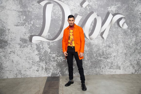 Alejandro Speitzer assiste au défilé Dior (Dior Homme), collection automne 2022, à l'Olympia London. Londres, le 9 décembre 2021.