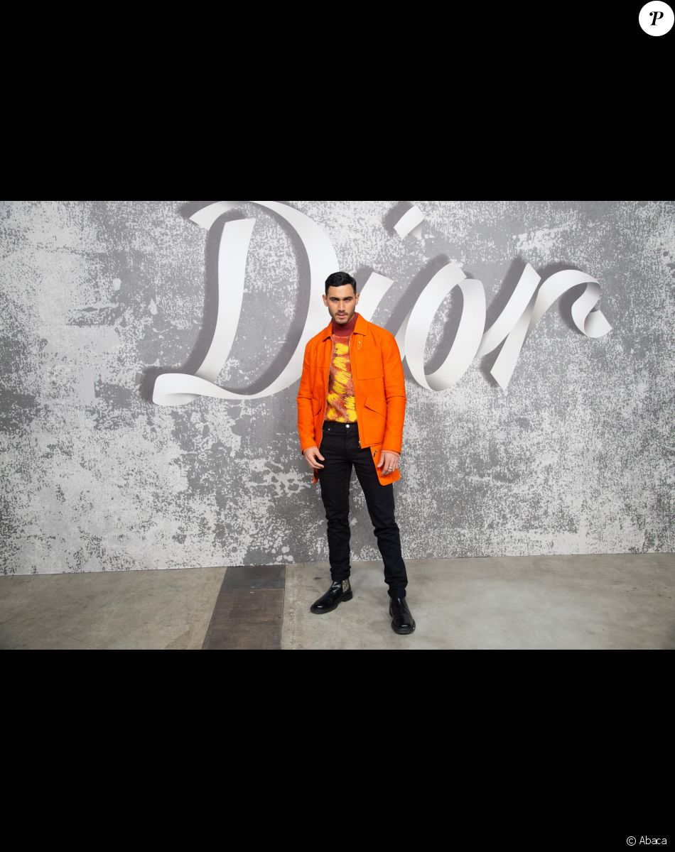 Alejandro Speitzer assiste au défilé Dior (Dior Homme), collection automne 2022, à l'Olympia London. Londres, le 9 décembre 2021.