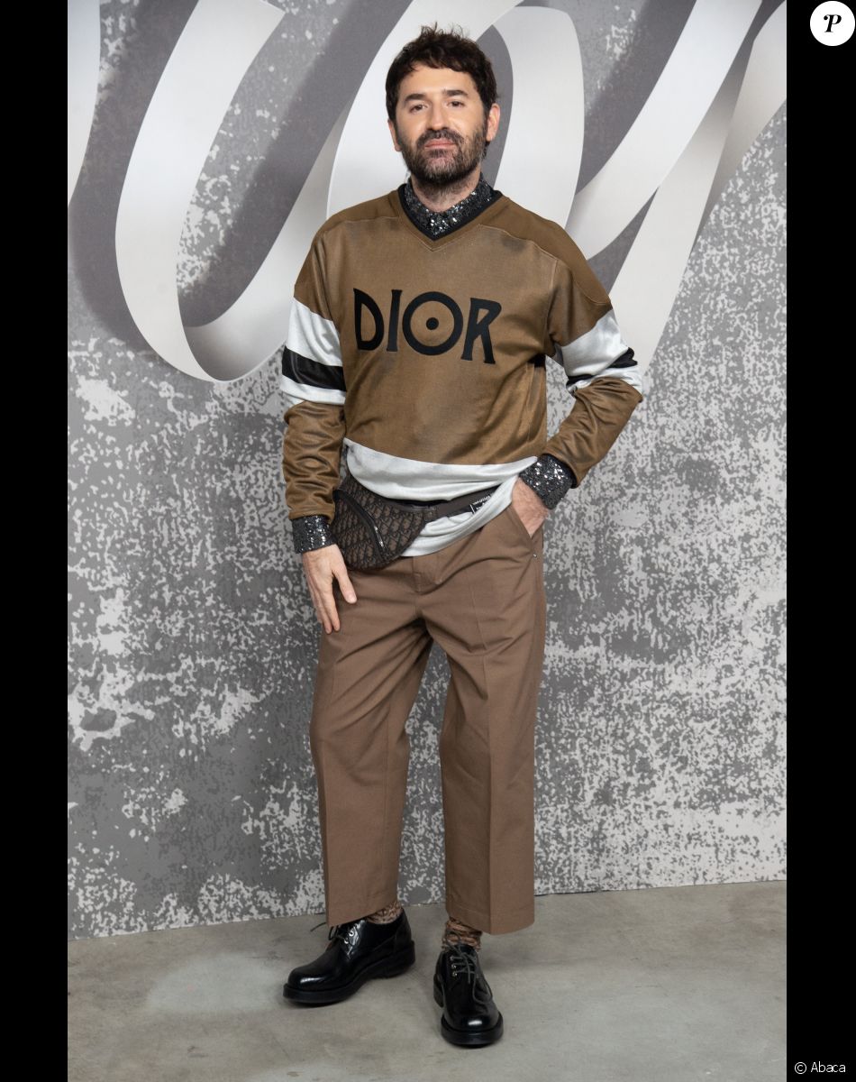Nicolas Maury assiste au défilé Dior (Dior Homme), collection automne 2022, à l'Olympia London. Londres, le 9 décembre 2021.
