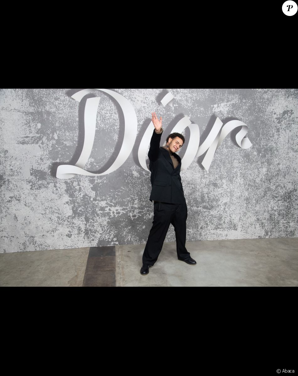 Slowthai assiste au défilé Dior (Dior Homme), collection automne 2022, à l'Olympia London. Londres, le 9 décembre 2021.