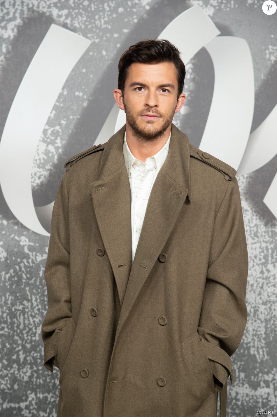 Jonathan Bailey assiste au défilé Dior (Dior Homme), collection automne 2022, à l&#039;Olympia London. Londres, le 9 décembre 2021.