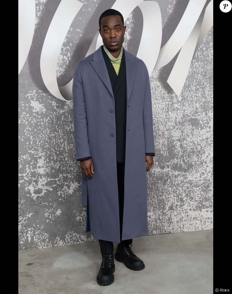 Paapa Essiedu assiste au défilé Dior (Dior Homme), collection automne 2022, à l'Olympia London. Londres, le 9 décembre 2021.