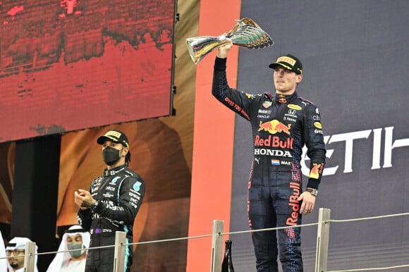 Max Verstappen, Red Bull Racing Honda RB16B, lors du Grand Prix de Formule 1 d'Abu Dhabi sur le circuit Yas Marina sur l'île de Yas, à Abu Dhabi, Emirats Arabes Ubnis, le 12 décembre 2021. M.Verstappen, vainqueur du Grand Prix de Formule 1 d'Abu Dhabi et champion du monde après avoir dépassé L.Hamilton dans le dernier tour. © DPPI/Panoramic/Bestimage