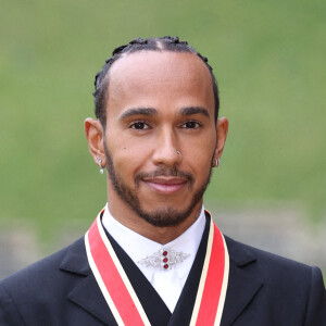 Sir Lewis Hamilton et sa médaille de chevalier après la cérémonie au château de Windsor, le 15 décembre 2021. Photo de Stephen Lock/i-Images/ABACAPRESS.COM