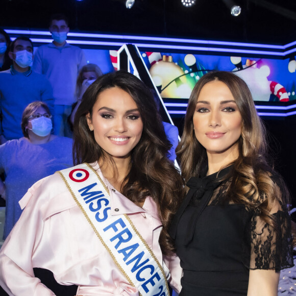 Exclusif - Diane Leyre (Miss France 2022), Delphine Wespiser (Miss France 2012) - Pendant l'émission TPMP (Touche Pas à Mon Poste) présentée en direct par C.Hanouna le 13/12/21 en direct sur C8, Paris le 13 décembre 2021. © Jack Tribeca / Bestimage .