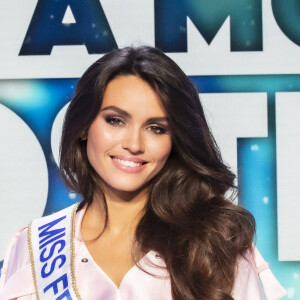 Exclusif - Diane Leyre (Miss France 2022) - Pendant l'émission TPMP (Touche Pas à Mon Poste) présentée en direct par C.Hanouna le 13/12/21 en direct sur C8, Paris le 13 décembre 2021. © Jack Tribeca / Bestimage