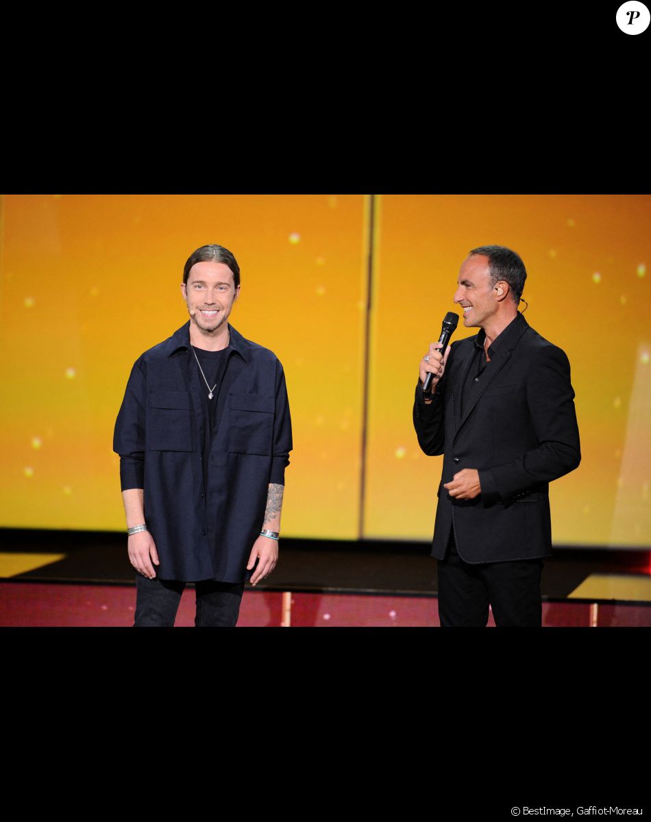 Julien Doré et Nikos Aliagas - Enregistrement de l'émission "La Chanson secrète 6" à la Scène musicale à Paris, qui sera diffusée le 12 décembre sur TF1. © Gaffiot-Moreau / Bestimage